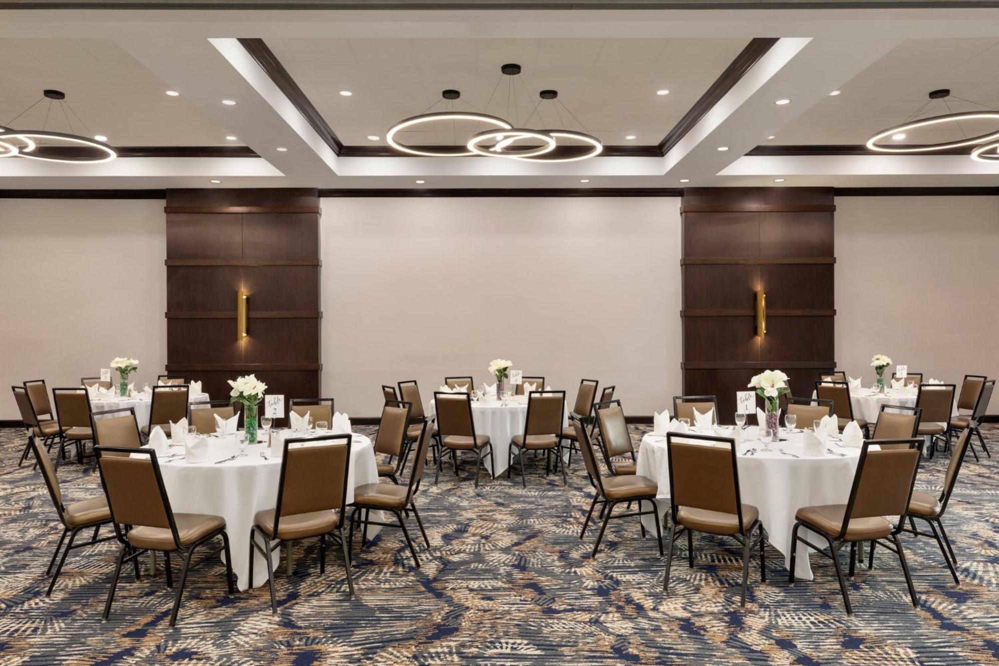 Holiday Inn Virginia Beach - Norfolk By Ihg Экстерьер фото