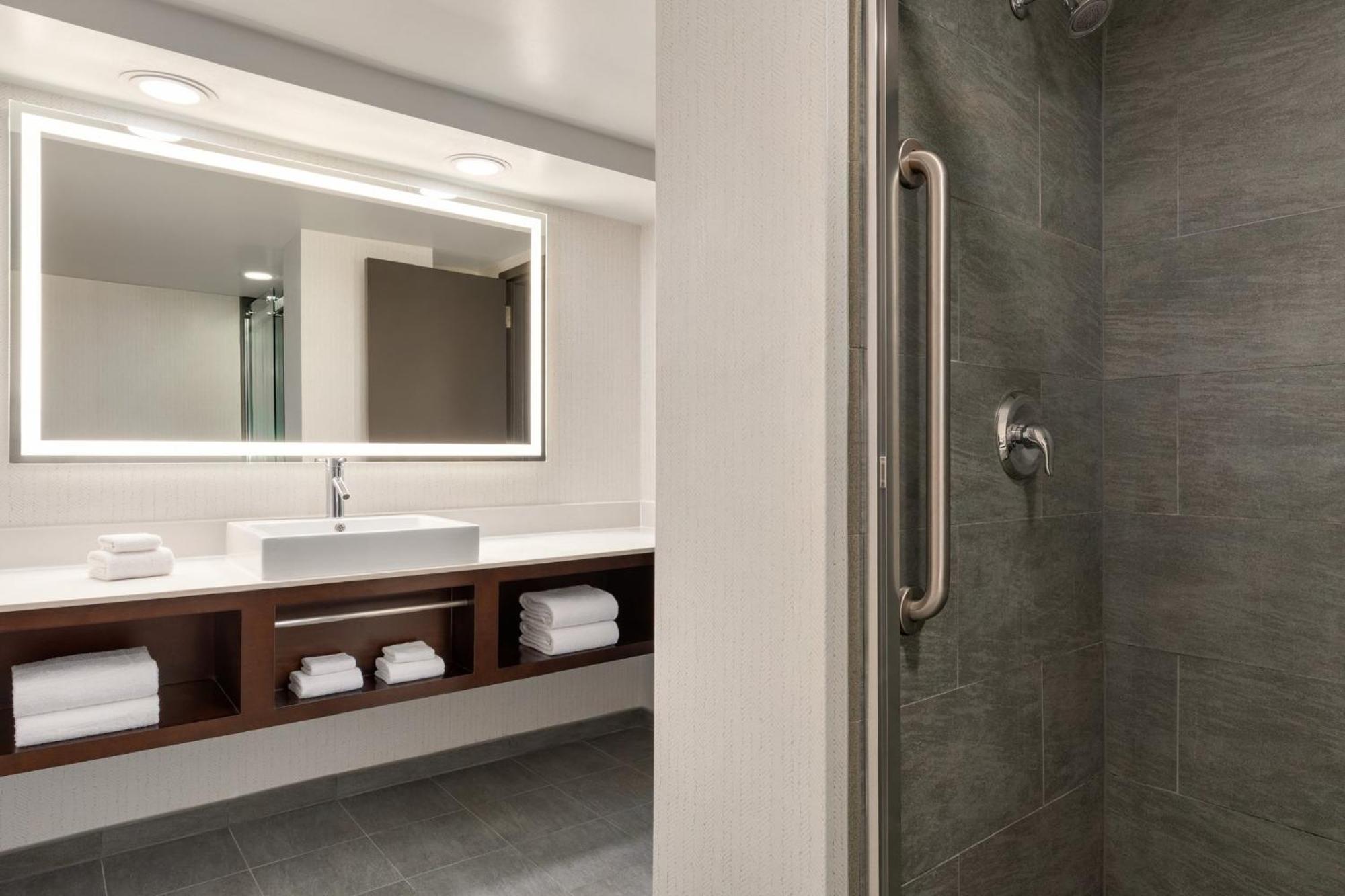Holiday Inn Virginia Beach - Norfolk By Ihg Экстерьер фото
