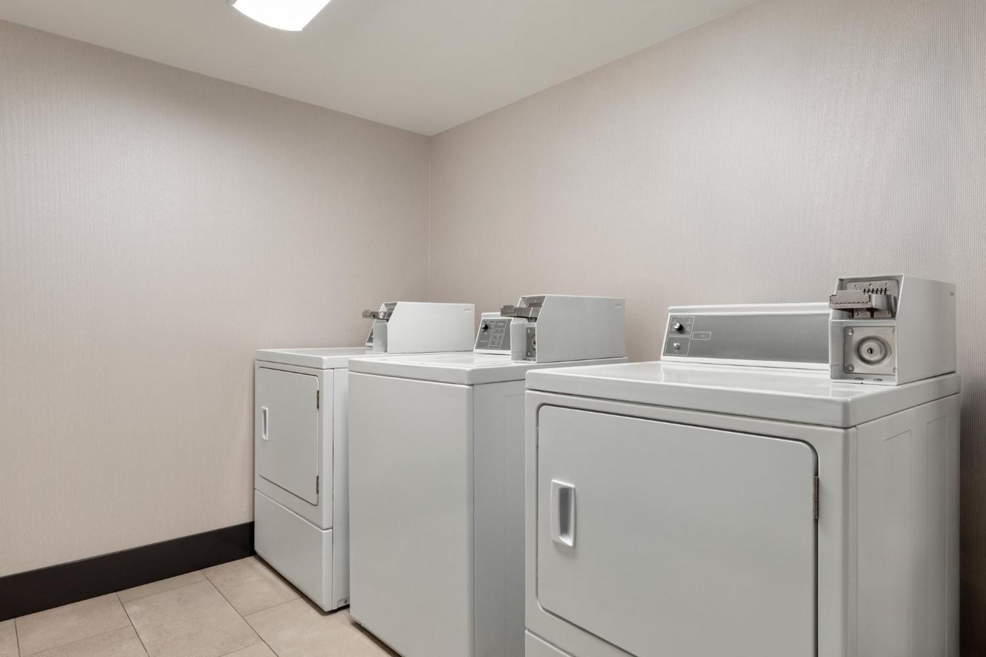 Holiday Inn Virginia Beach - Norfolk By Ihg Экстерьер фото